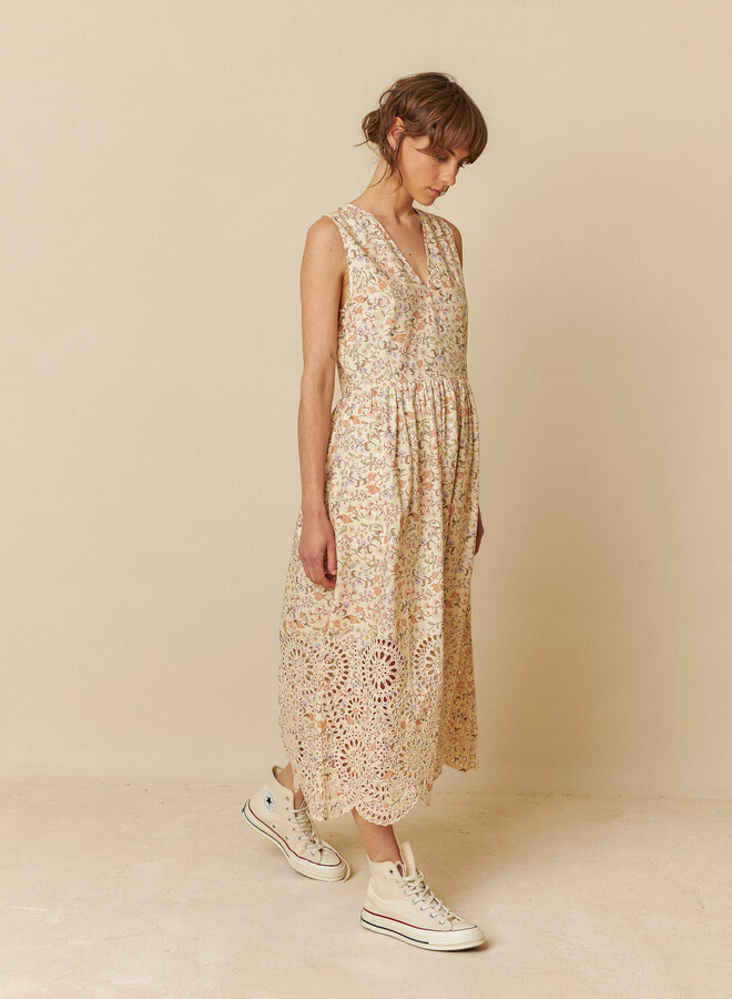 Robe Indi & Cold écrue imprimée paisley & broderies anglaises rose multi