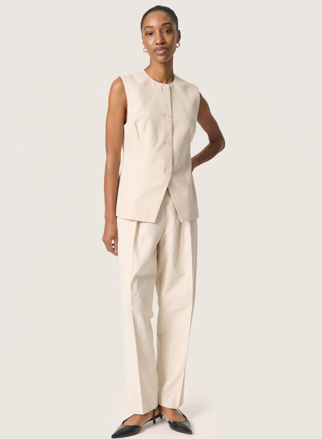 Gilet Soaked in luxury Linnena sans manches boutonné beige parchemin