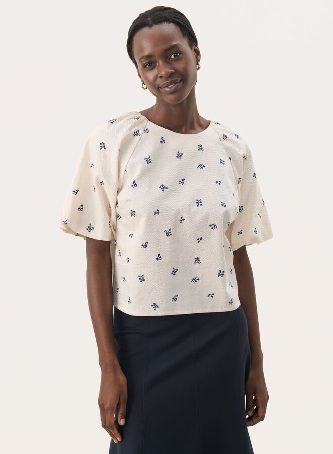 Blouse Part Two Estermarine écrue à petites fleurs bleu nuit