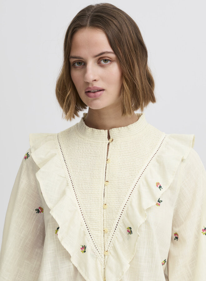 Blouse Atelier Rêve Olivia à volants & broderies de fleurs crème