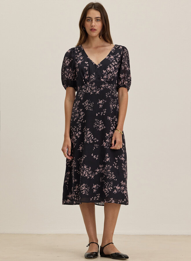 Robe Velvet India noire fleurie rose