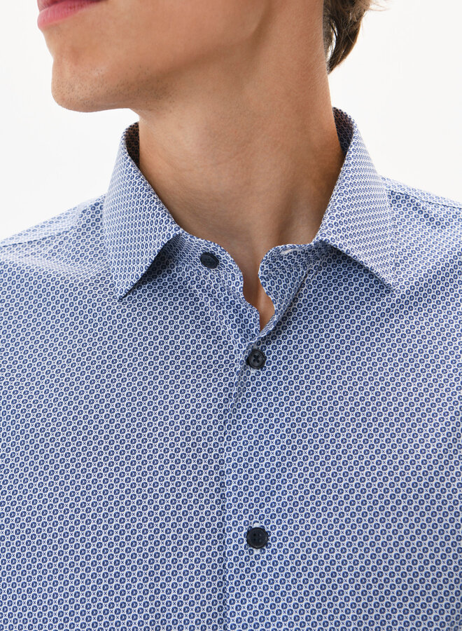 Chemise Matinique Trostol blanche imprimée ronds & X bleu marine