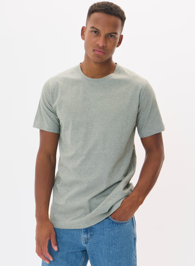 T-shirt Matinique Jermane à fines rayures vert thym