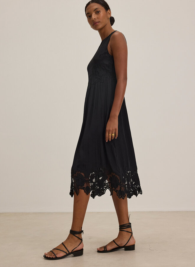 Robe Velvet Bianca à broderies noire