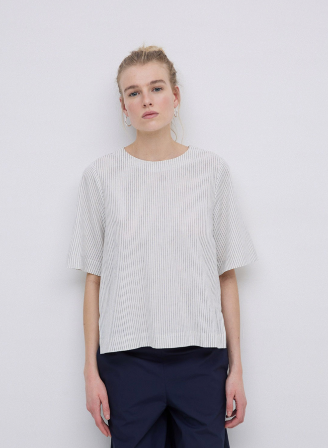 Blouse Yerse Ava à col rond écrue rayée bleu marine