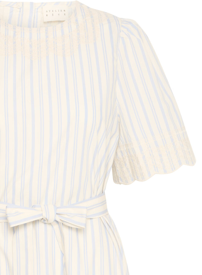 Robe longue Atelier Rêve Maja beige bouleau rayée bleu ciel