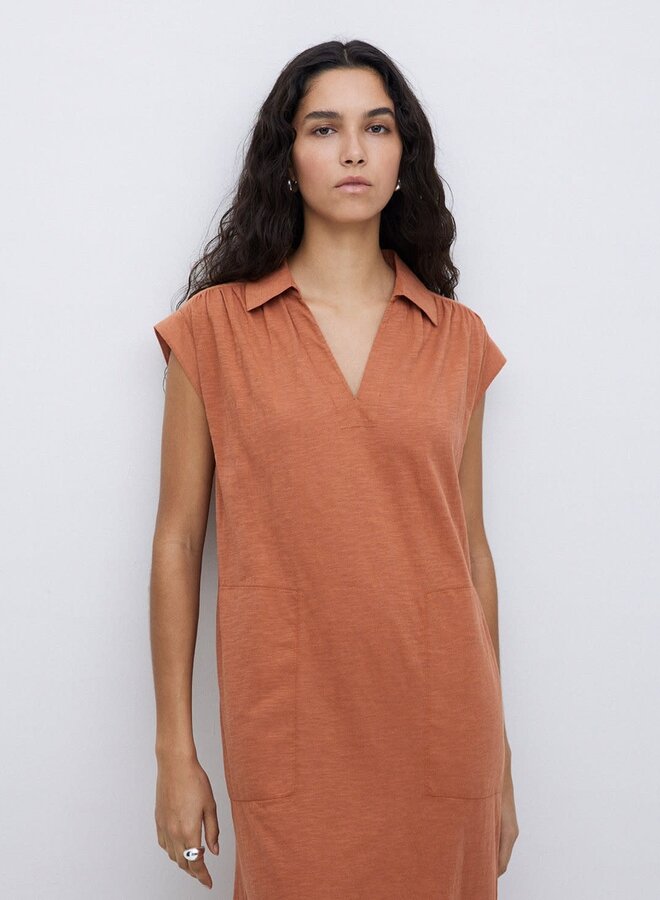 Robe longue Yerse Claudie à col polo acajou