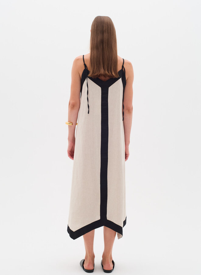 Robe InWear Rigitta beige lin naturel à bandes contrastes noires