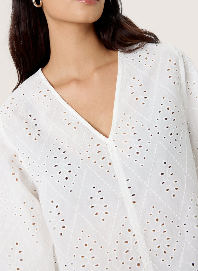 Blouse Soaked in luxury Joelle en broderies anglaises écrue