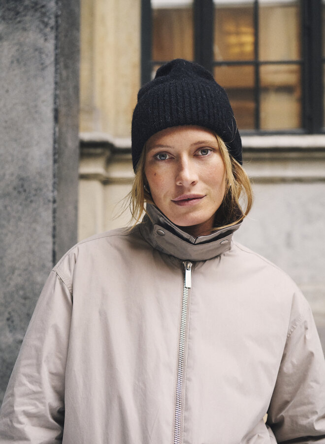 Tuque Part Two Kaleska noire