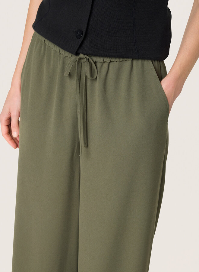 Pantalon Soaked in luxury Shirley à taille élastique vert