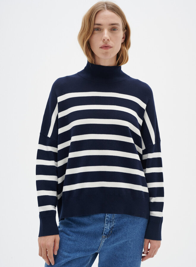 Tricot InWear Tenley à col montant bleu marine rayé écru