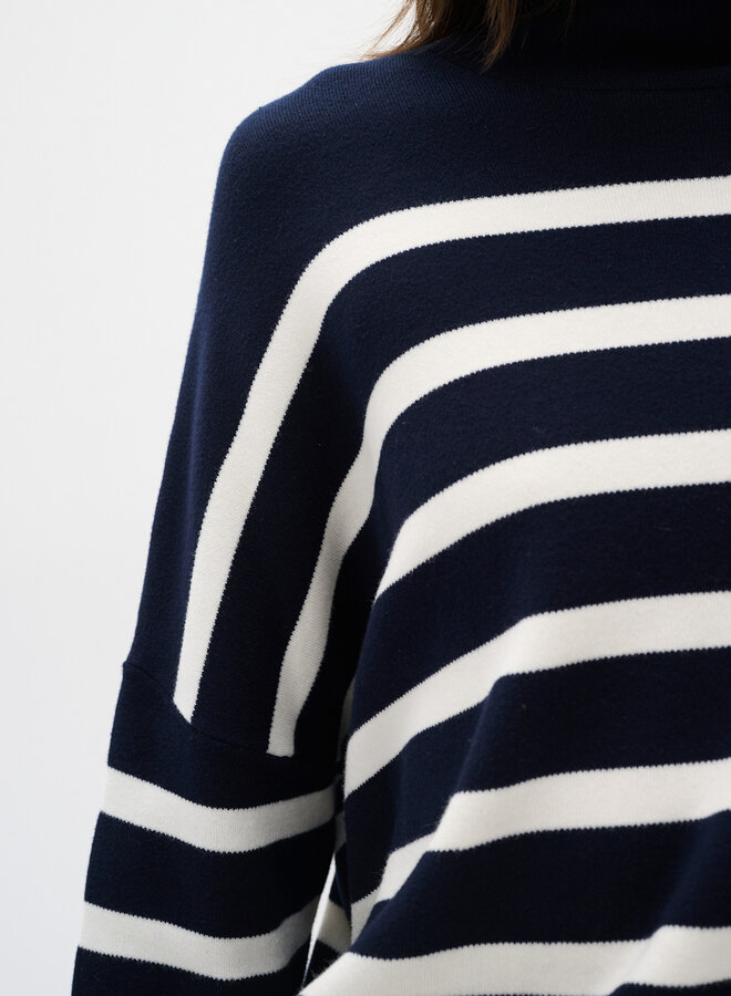 Tricot InWear Tenley à col montant bleu marine rayé écru