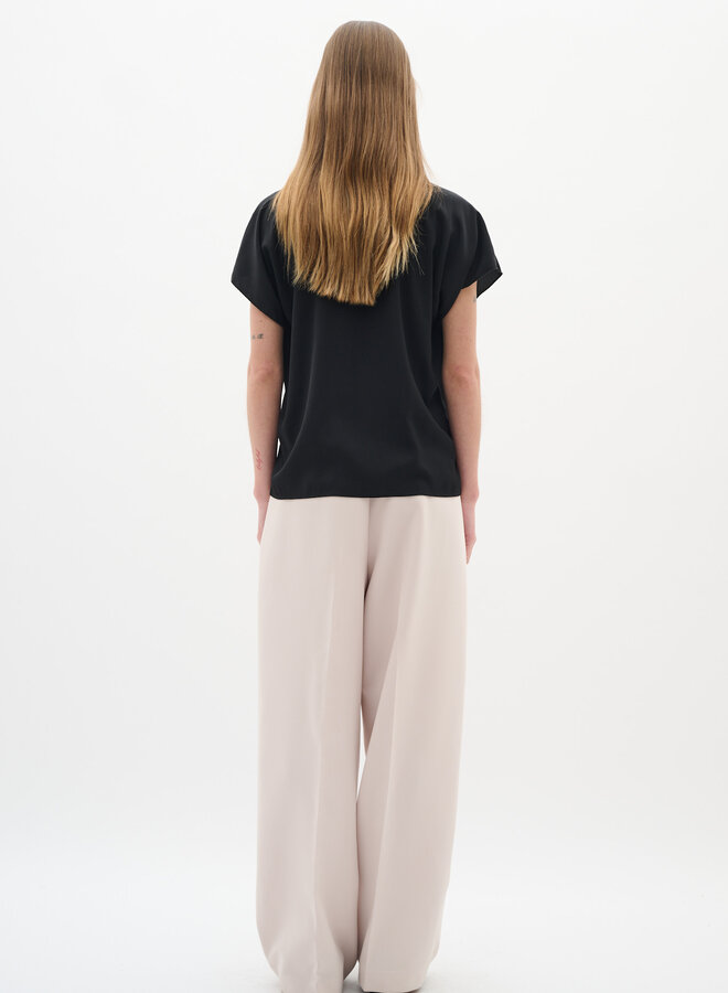 Blouse InWear Adeline à col V & manches courtes noire