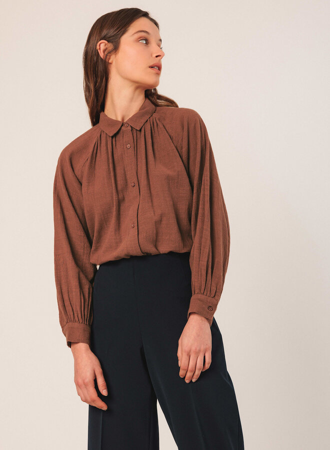 Blouse Indi & Cold à col classique brun tabac