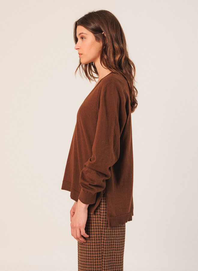 Tricot Indi & Cold à col V en coton brun tabac