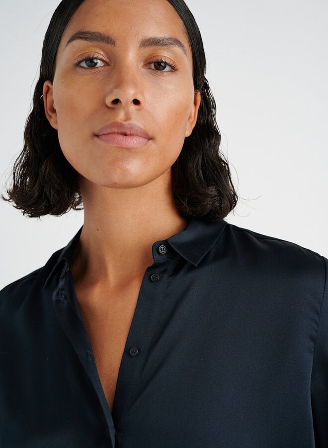 Chemise InWear Leonore à col classique en soie bleu marine
