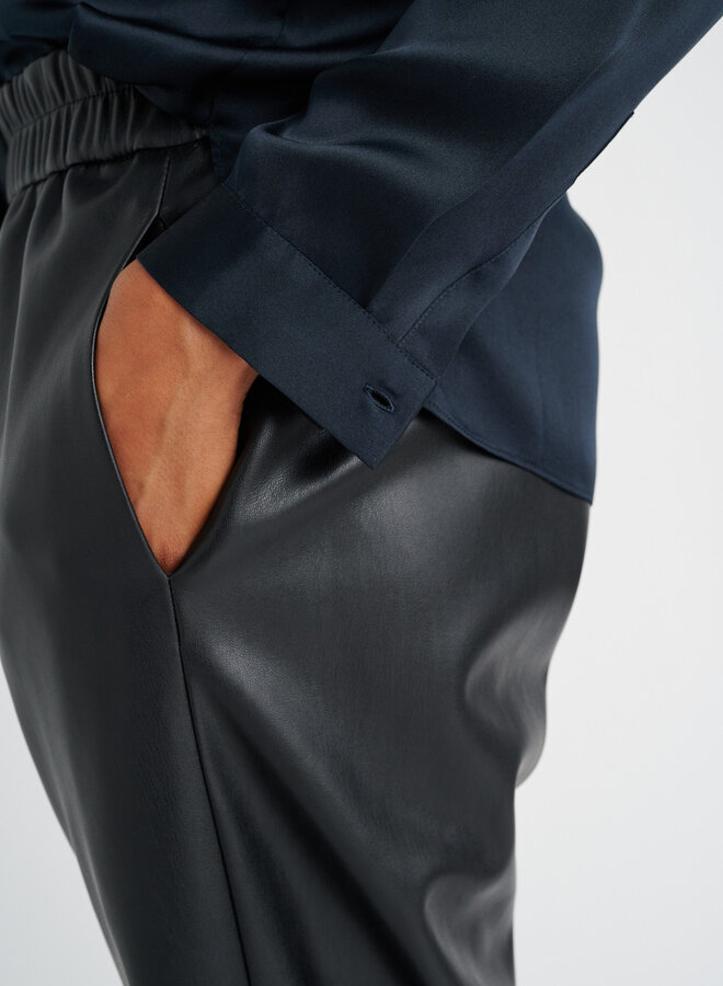 Chemise InWear Leonore à col classique en soie bleu marine