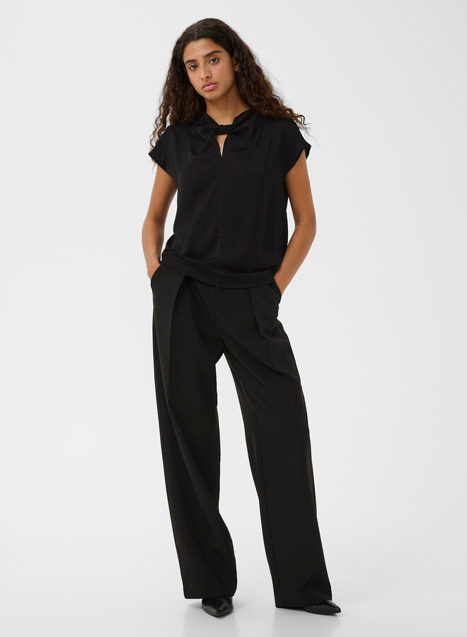 Haut InWear Danni satinée avec noeud au cou noir