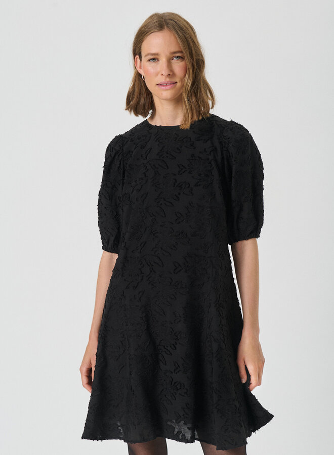 Robe Part Two Vilhelmina à feuilles texturées noire