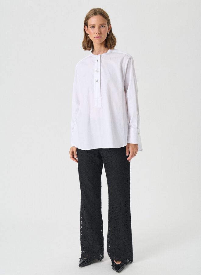 Blouse Part Two Vildana à col rond avec boutons cristaux blanche