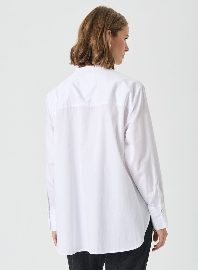 Blouse Part Two Vildana à col rond avec boutons cristaux blanche