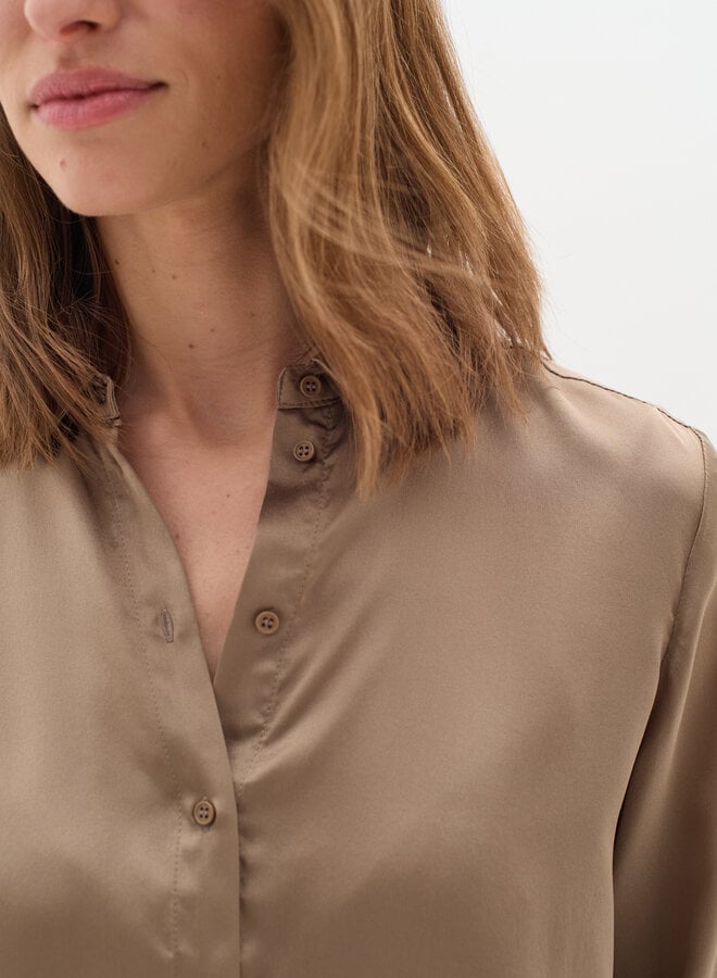 Chemise InWear Leonore à col classique en soie beige taupe
