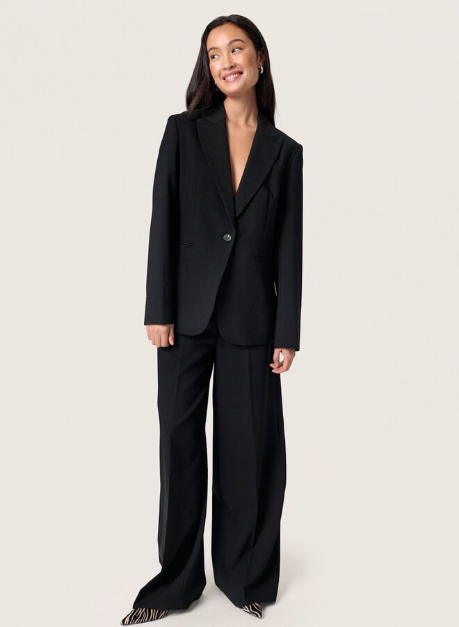 Veston Soaked in luxury Corinne Short noir