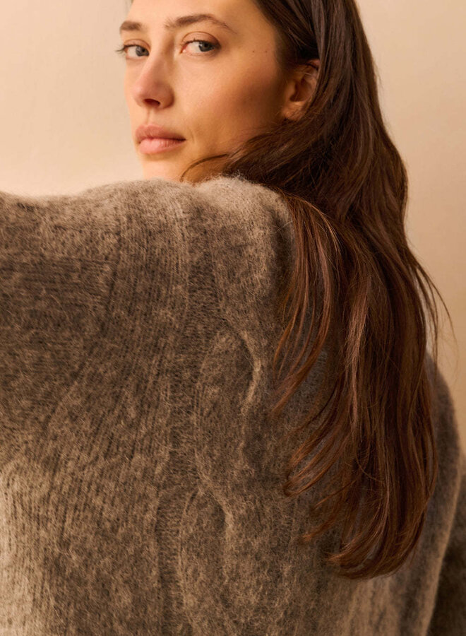 Tricot Yaya à mailles torsadées gris