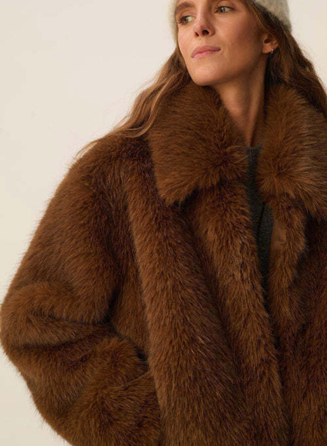 Manteau Des Petits Hauts Ybou en fausse fourrure moka