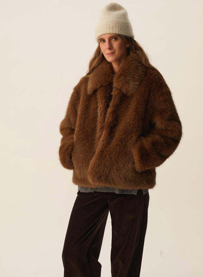 Manteau Des Petits Hauts Ybou en fausse fourrure moka