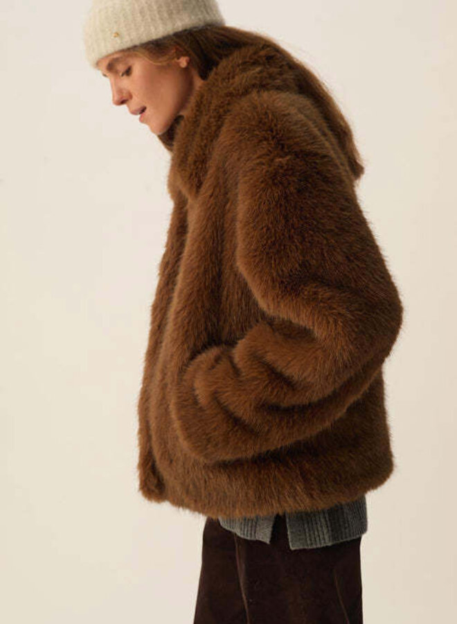 Manteau Des Petits Hauts Ybou en fausse fourrure moka