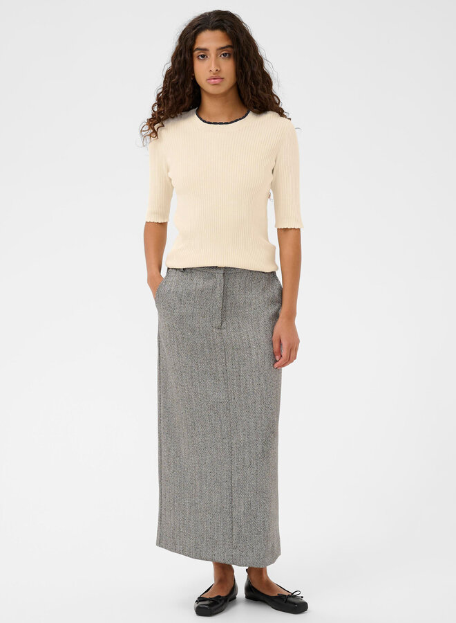 Tricot Soaked Lysandra écru à col rond contraste bleu marine