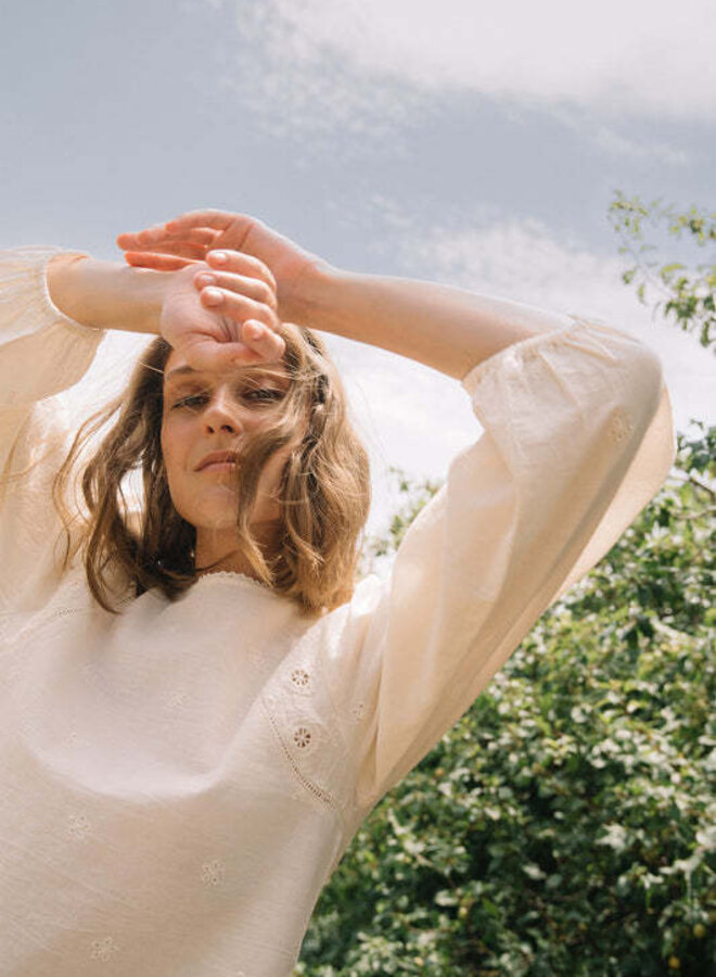 Chemise Indi&Cold col rond avec broderie anglaise écrue