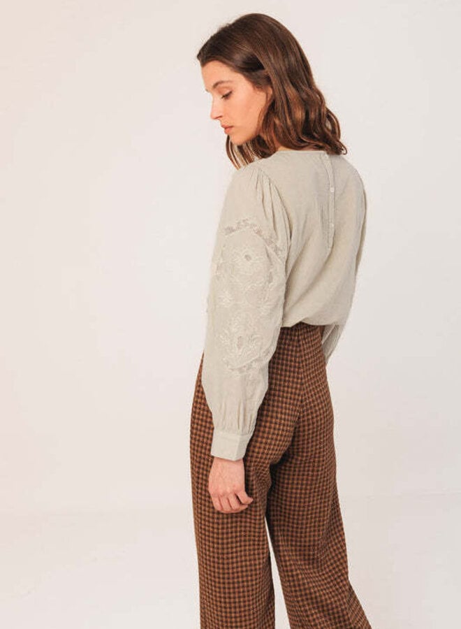 Blouse Indi & Cold à dentelle gris perle