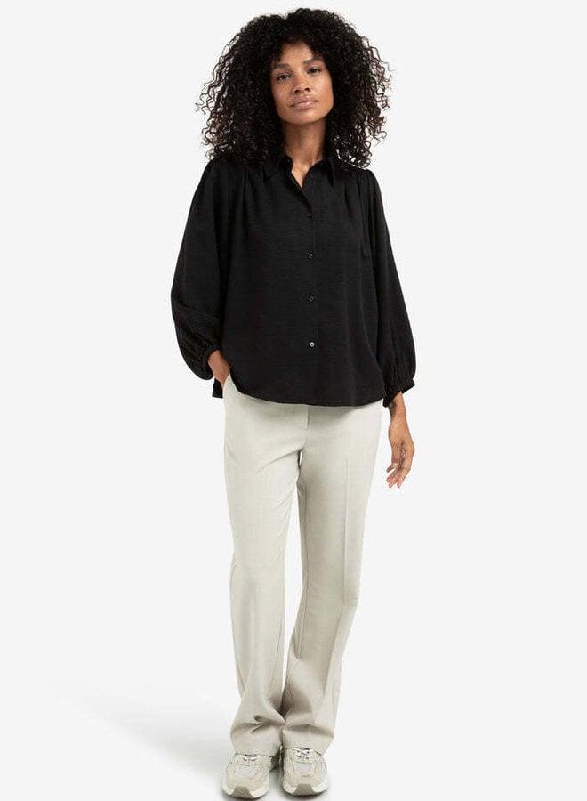 Blouse Yaya à col classique ample & courte noire