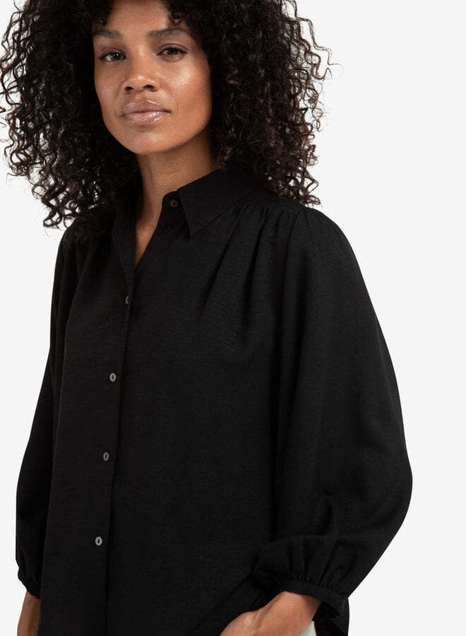 Blouse Yaya à col classique ample & courte noire