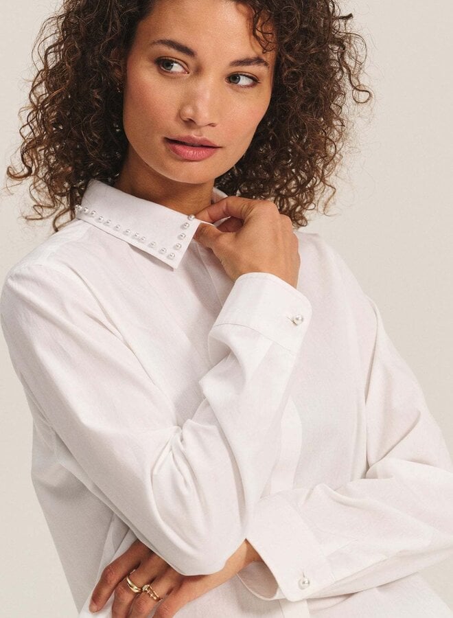 Chemise Velvet Jocelyn à col classique à perles blanche