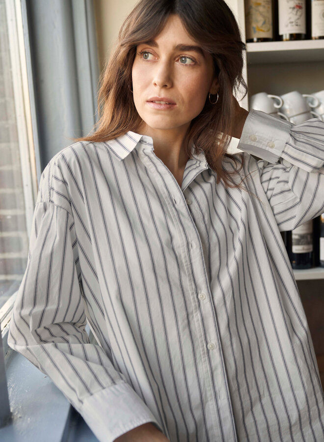 Chemise Part Two Savanna surdimensionnée blanche rayée bleu marine & bordeaux