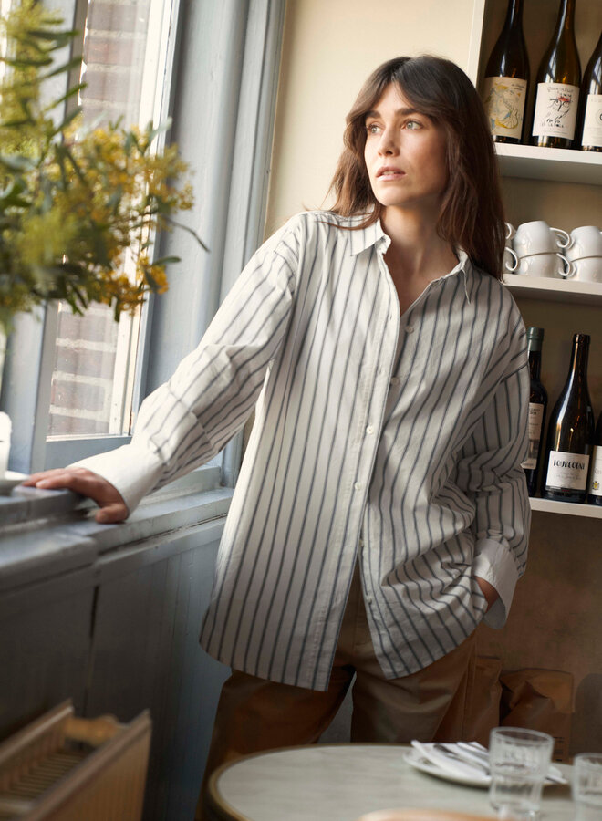 Chemise Part Two Savanna surdimensionnée blanche rayée bleu marine & bordeaux