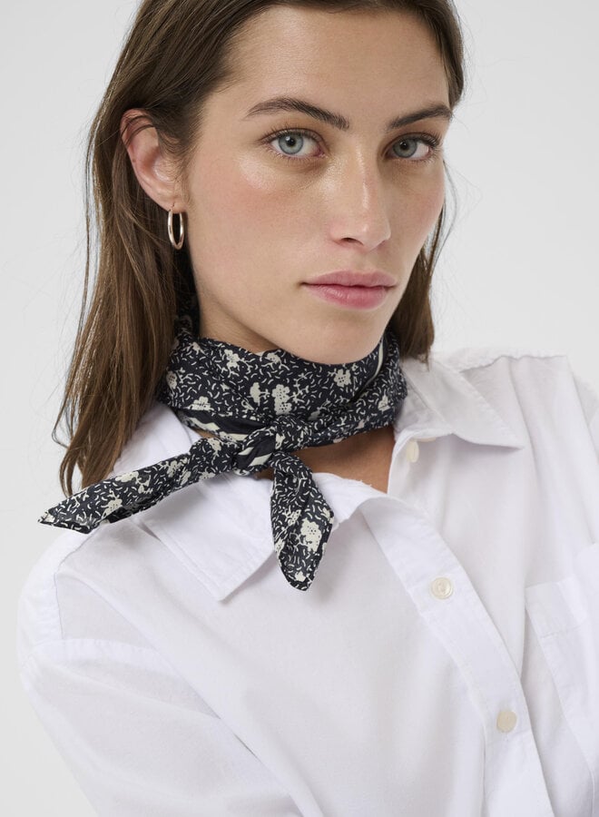 Foulard carré Part Two Phi bleu marine fleuri écru