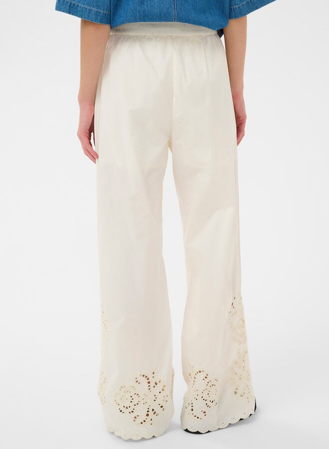 Pantalon Part Two Agnethe à broderies anglaises écru