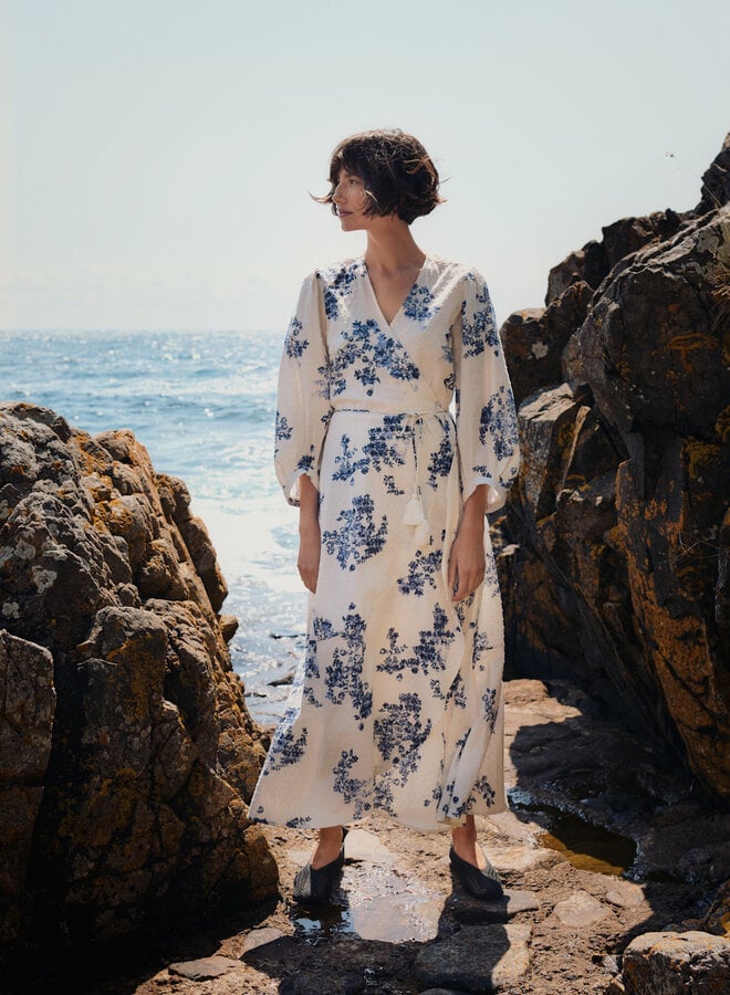 Robe longue Part Two Alya cache-coeur blanc cassé imprimée bleu indigo