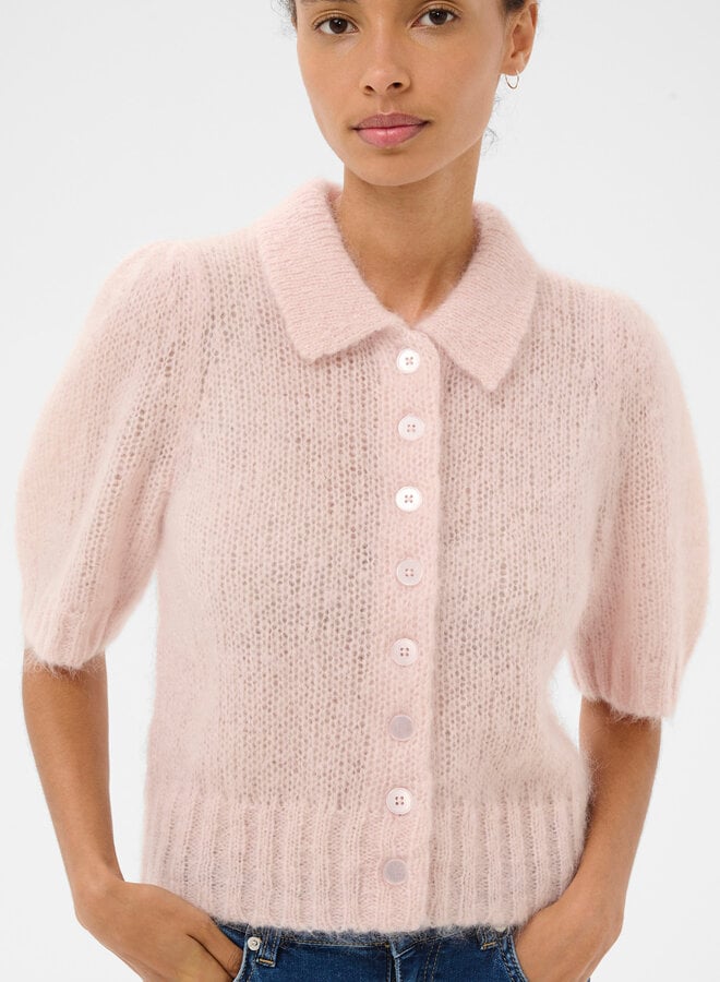 Cardigan Part Two Vernon à col classique boutonné & manches courtes en mohair rose pâle
