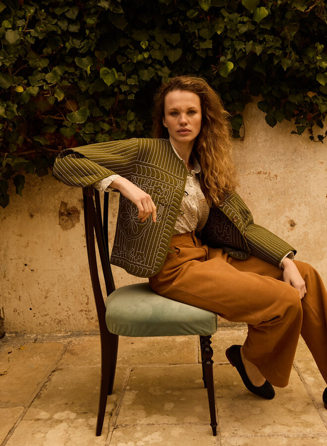 Blouse Atelier Rêve Noella à col classique écrue fleurie bleu Odessa