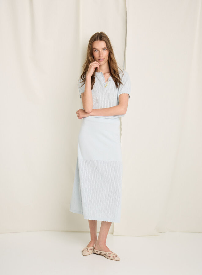 Tricot Atelier Rêve Kayan en tricot pointelle bleu eau