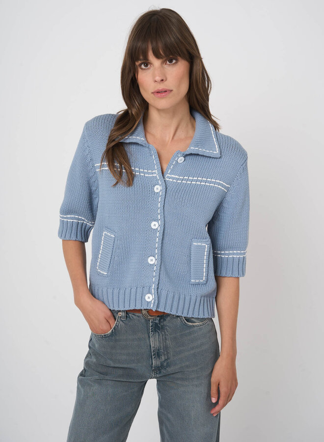 Cardigan Repeat bleu denim à surpiqures blanches