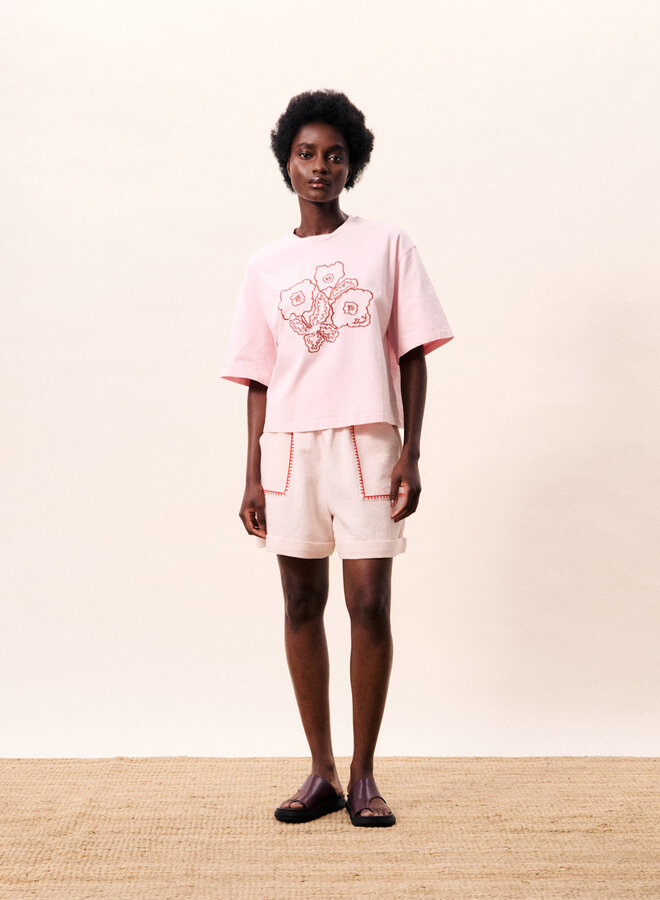 T-shirt Frnch Paris Lolite rose pâle à broderies de fleurs rouge vin