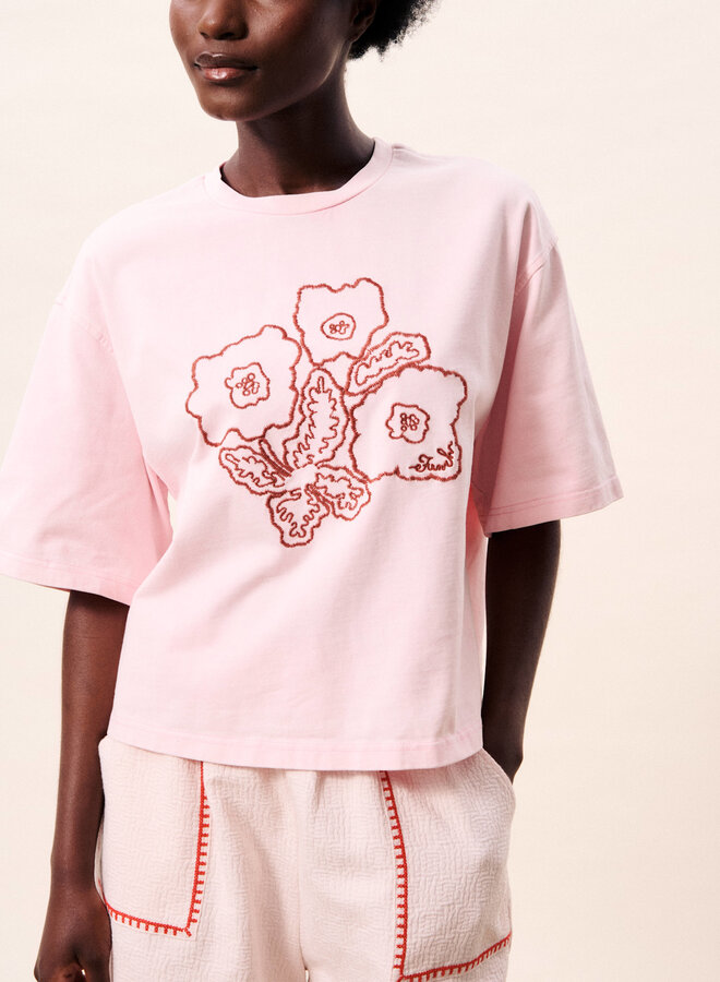 T-shirt Frnch Paris Lolite rose pâle à broderies de fleurs rouge vin