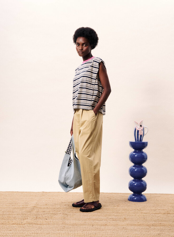 T-shirt Frnch Paris Siroka rayé bleu marine & crème avec bordure au cou rose violacé